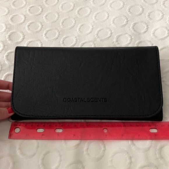 FREE W PURCHASE Makeup Brush Holder - Picture 7 of 7